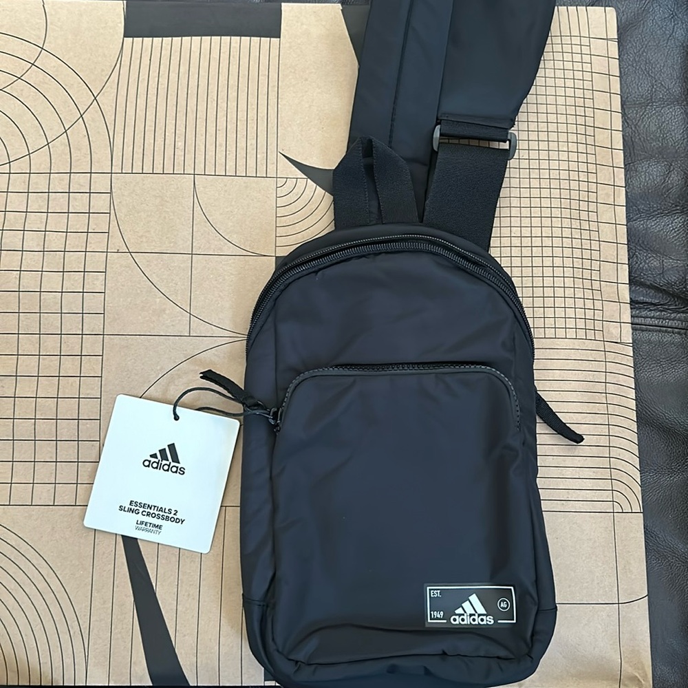 New with tags Adidas sling crossbody black